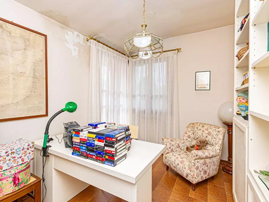 Immagine 28 di Villa in vendita  a Pontedera