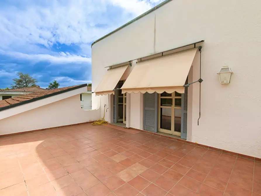 Immagine 36 di Villa in vendita  a Pontedera