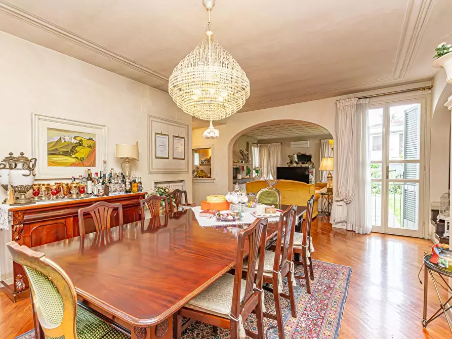 Immagine 17 di Villa in vendita  a Pontedera