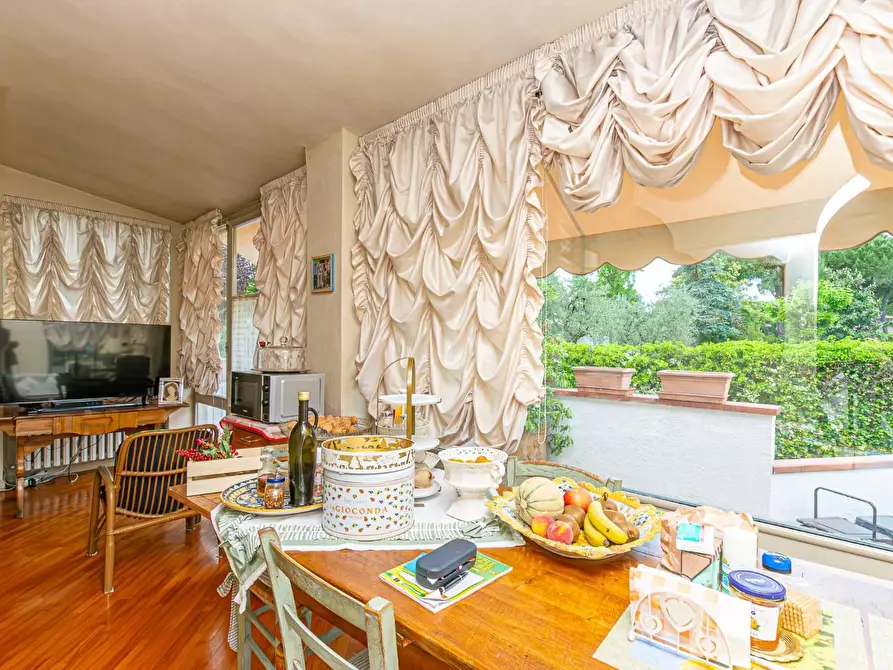 Immagine 14 di Villa in vendita  a Pontedera