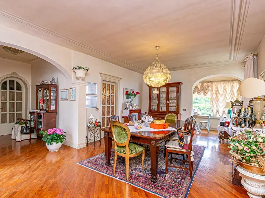 Immagine 12 di Villa in vendita  a Pontedera