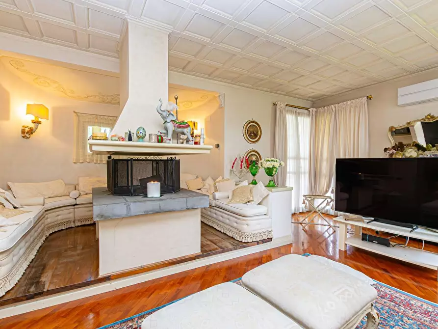 Immagine 8 di Villa in vendita  a Pontedera