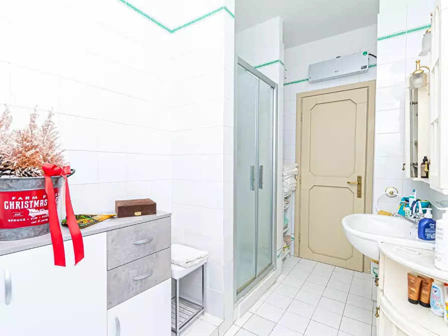 Immagine 24 di Villa in vendita  a Pontedera