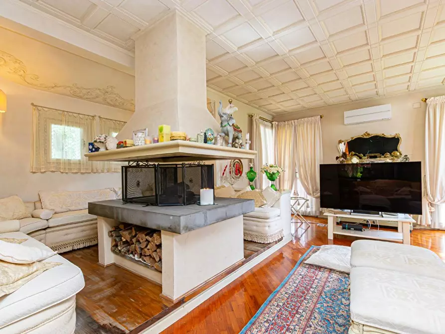 Immagine 39 di Villa in vendita  a Pontedera