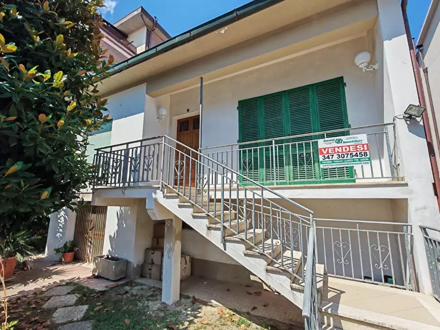 Immagine 4 di Villa in vendita  a Ponsacco