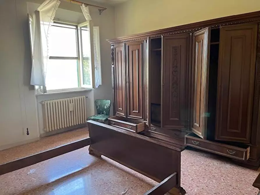 Immagine 12 di Villa in vendita  a Pontedera