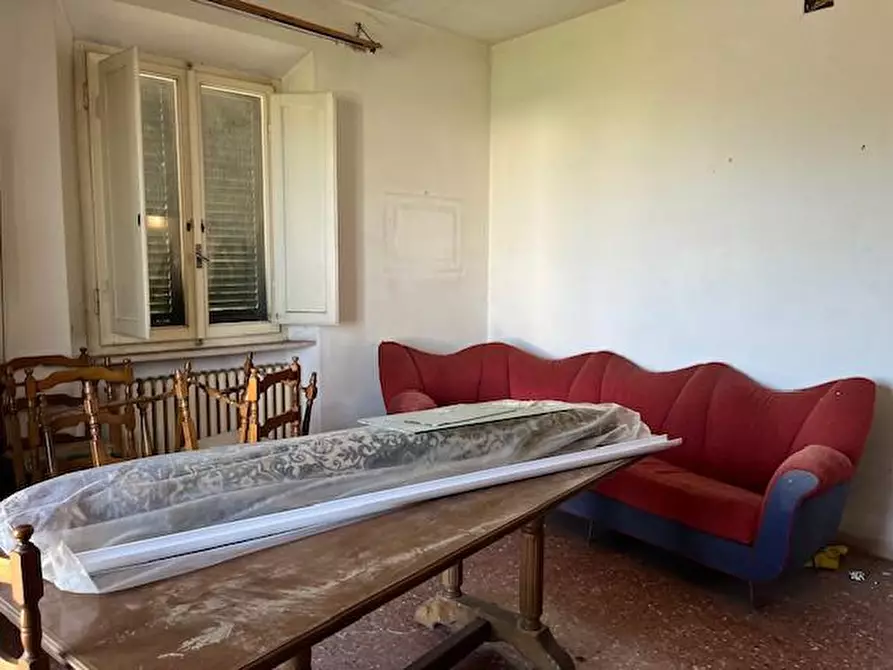 Immagine 15 di Villa in vendita  a Pontedera