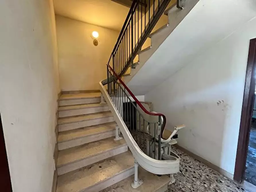 Immagine 6 di Villa in vendita  a Pontedera
