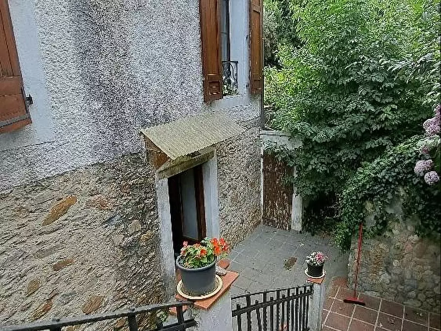 Immagine 38 di Casa colonica in vendita  a Calci