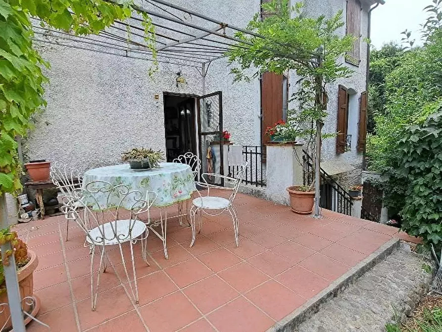 Immagine 10 di Casa colonica in vendita  a Calci