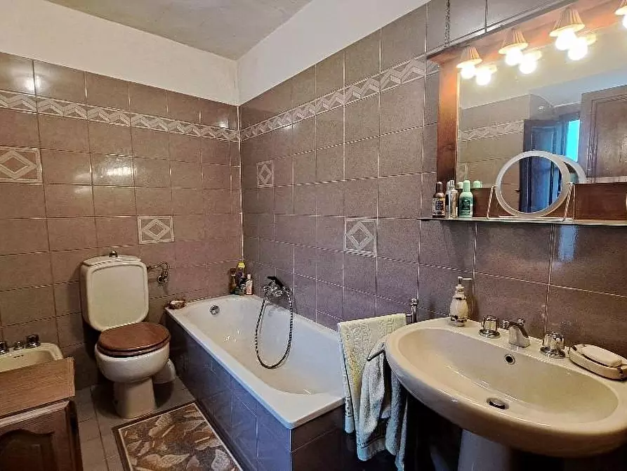 Immagine 31 di Casa colonica in vendita  a Calci