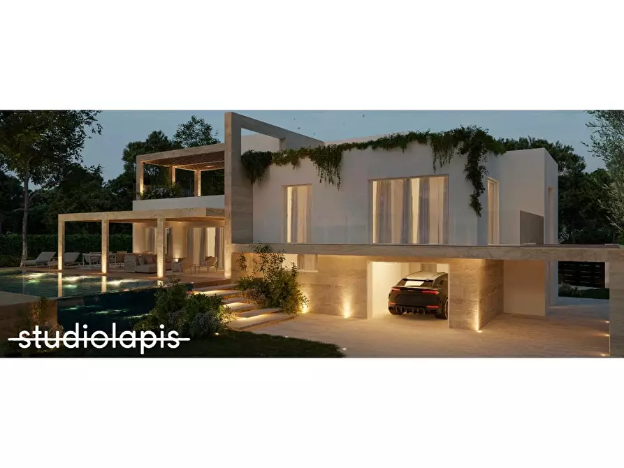 Immagine 1 di Villa in vendita  a Forte Dei Marmi