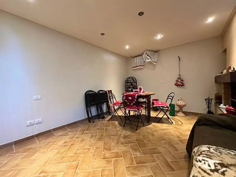 Immagine 18 di Casa bifamiliare in vendita  a Camaiore