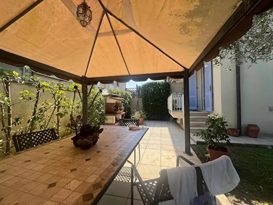 Immagine 43 di Casa bifamiliare in vendita  a Camaiore