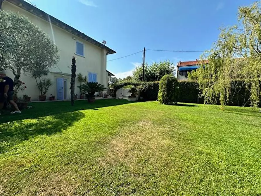 Immagine 32 di Casa bifamiliare in vendita  a Camaiore