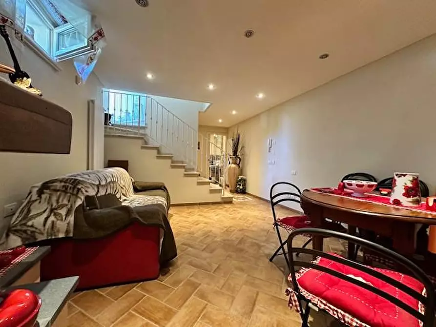 Immagine 17 di Casa bifamiliare in vendita  a Camaiore