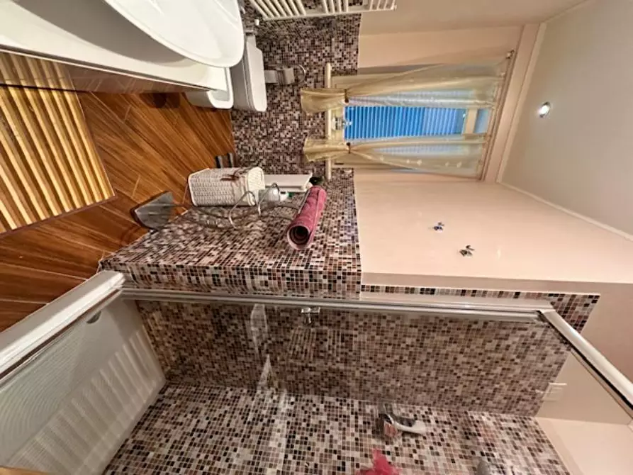 Immagine 28 di Casa bifamiliare in vendita  a Camaiore