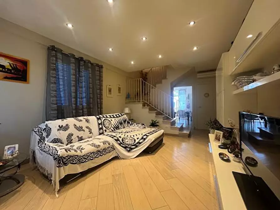 Immagine 37 di Casa bifamiliare in vendita  a Camaiore