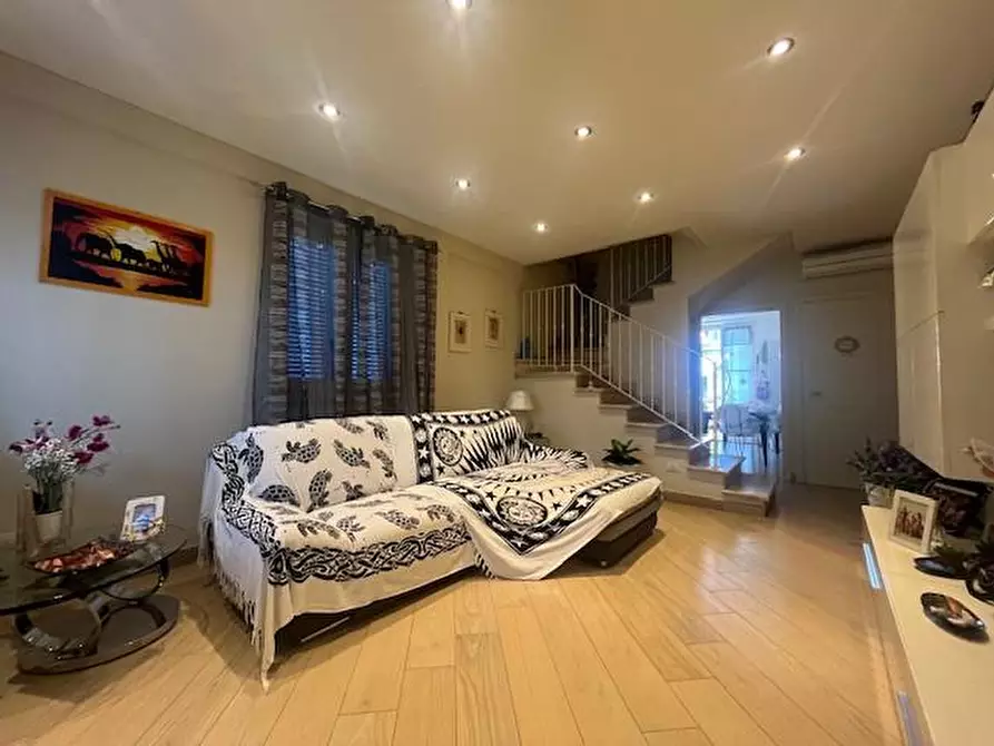 Immagine 36 di Casa bifamiliare in vendita  a Camaiore