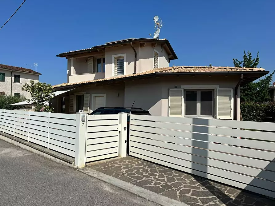 casa indipendente in vendita a Camaiore in zona Capezzano Pianore