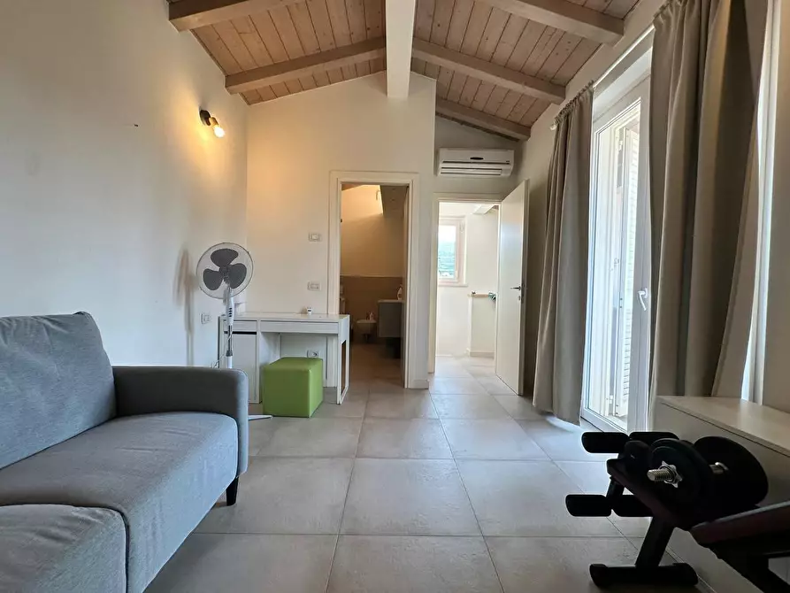Immagine 11 di Villa in vendita  a Camaiore