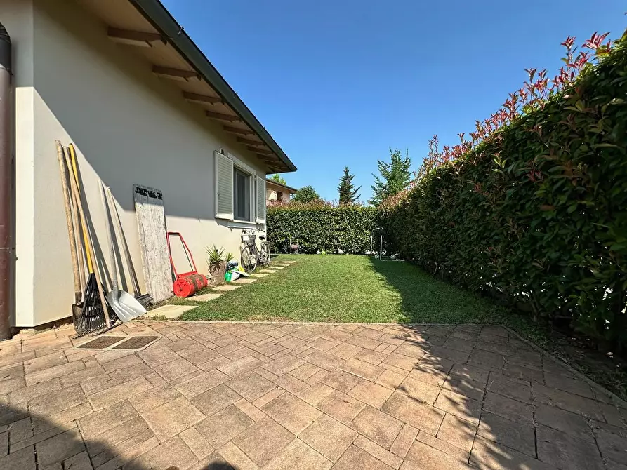 Immagine 29 di Villa in vendita  a Camaiore