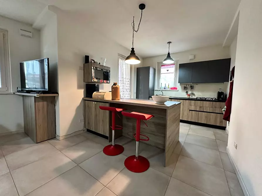 Immagine 9 di Villa in vendita  a Camaiore