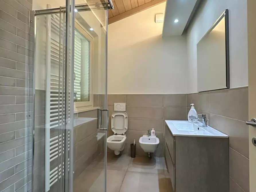 Immagine 18 di Villa in vendita  a Camaiore