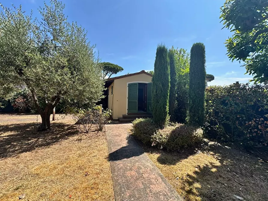 Immagine 25 di Villa in vendita  a Pietrasanta