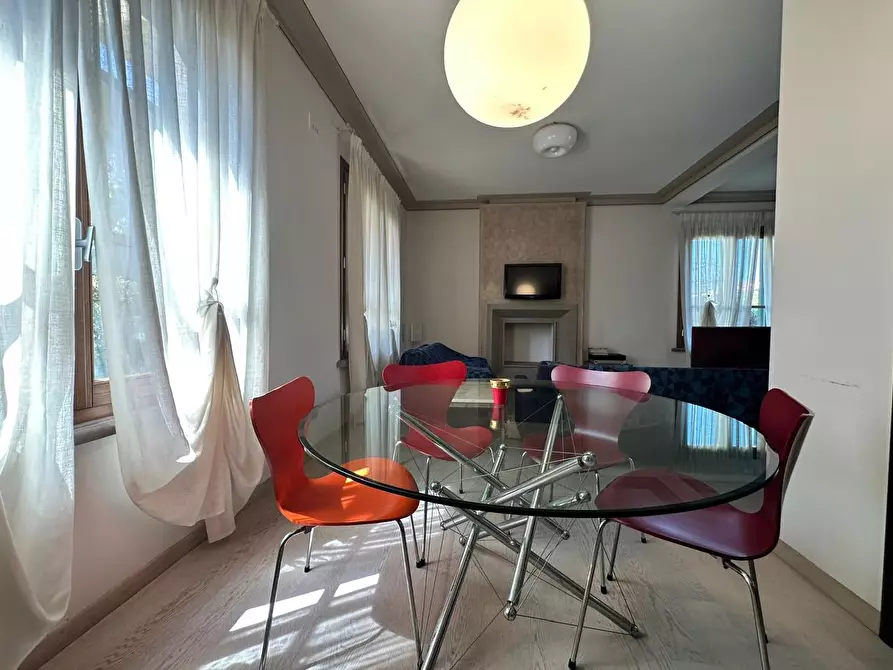 Immagine 6 di Villa in vendita  a Pietrasanta