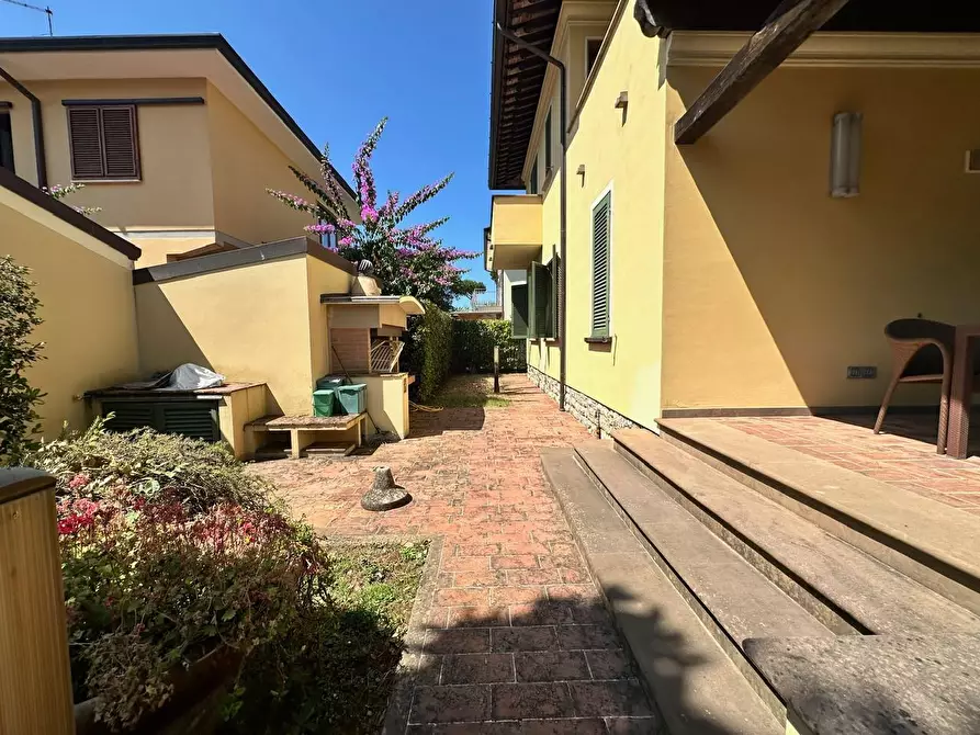 Immagine 24 di Villa in vendita  a Pietrasanta