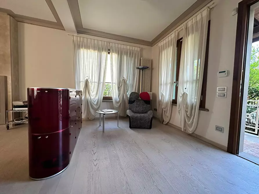 Immagine 4 di Villa in vendita  a Pietrasanta