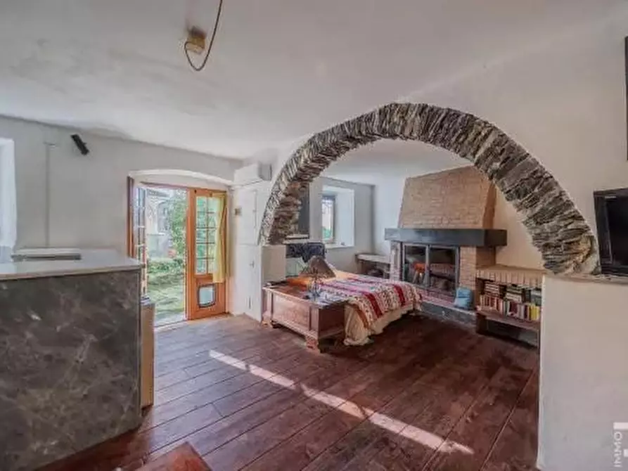 Immagine 2 di Loft/Open space in vendita  a Carrara