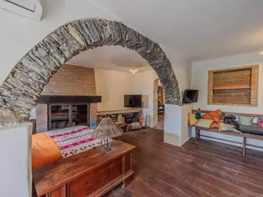 Immagine 1 di Loft/Open space in vendita  a Carrara