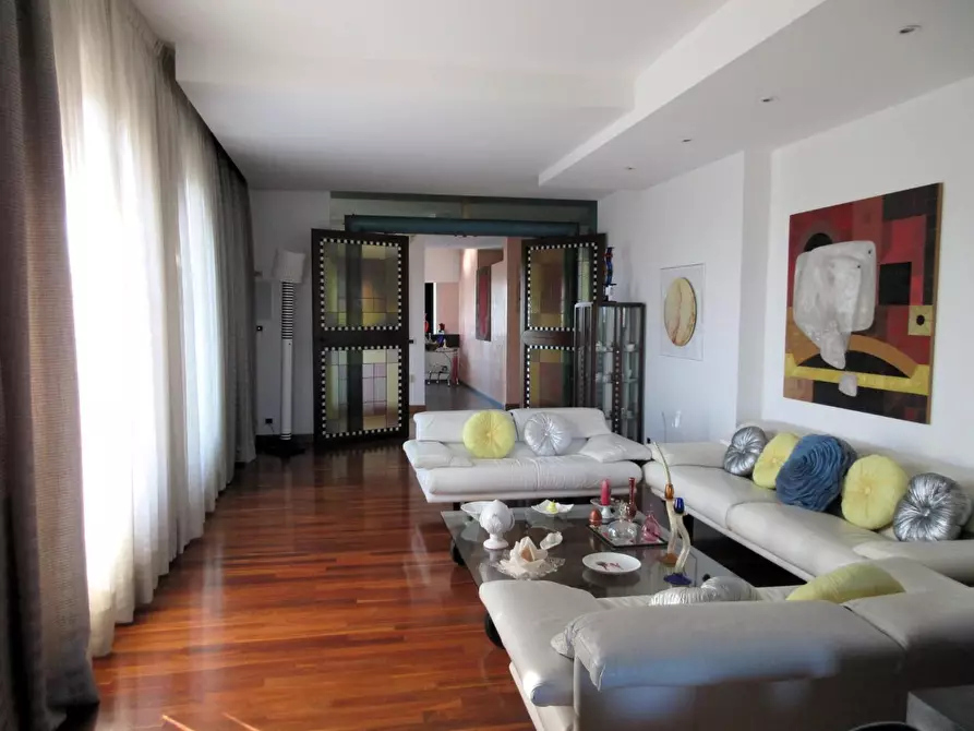 Immagine 3 di Villa in vendita  a Cerreto Guidi