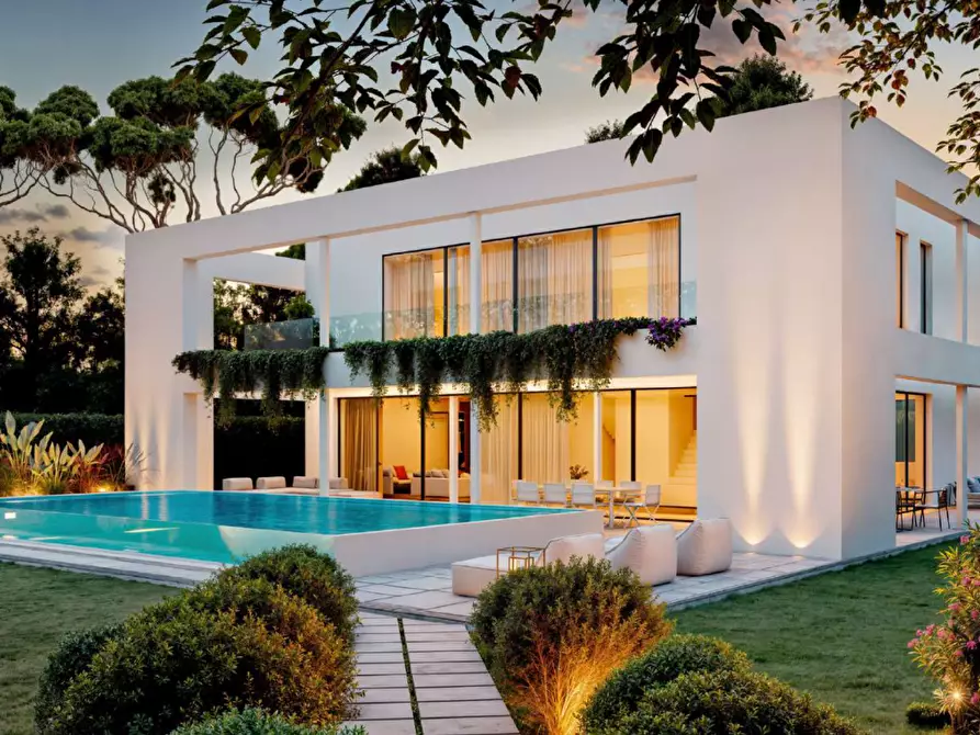 Immagine 9 di Villa in vendita  a Forte Dei Marmi