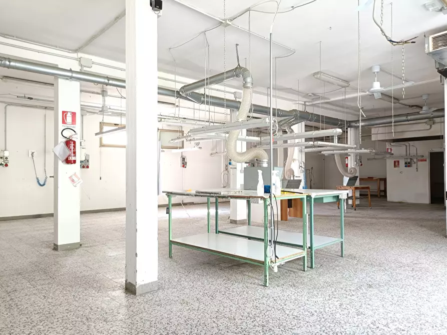 Immagine 7 di Attività artigianale in affitto  a Vinci