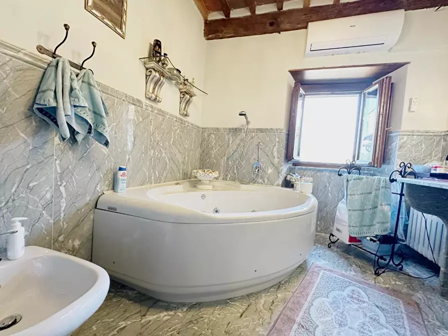 Immagine 41 di Terratetto in vendita  a Bagni Di Lucca