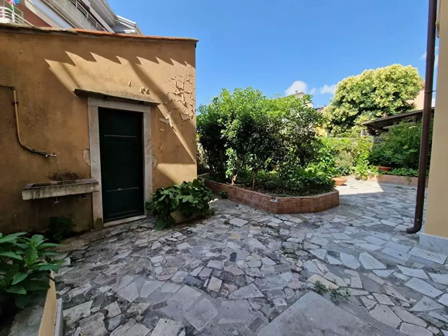 Immagine 10 di Appartamento in vendita  a Carrara