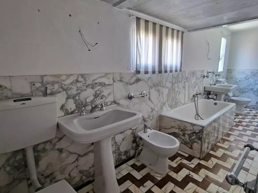 Immagine 13 di Appartamento in vendita  a Carrara