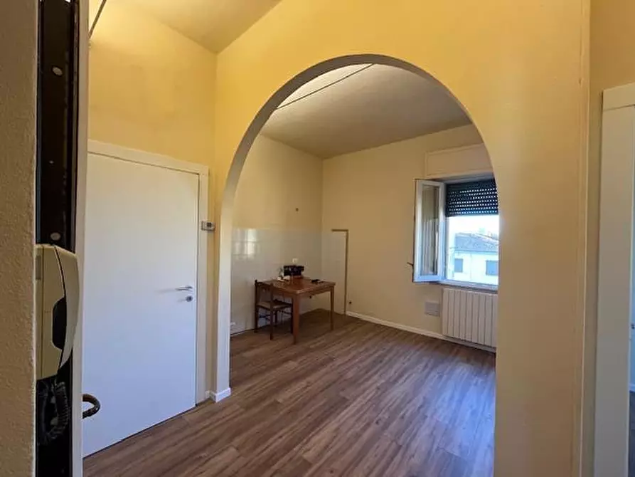 Immagine 15 di Appartamento in vendita  a Pontedera