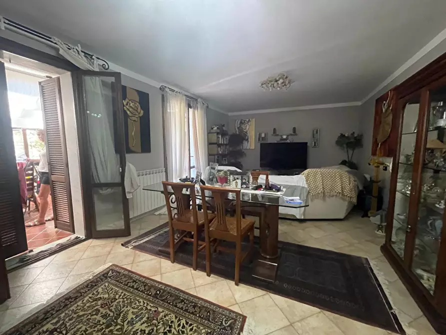 Immagine 3 di Porzione di casa in vendita  a Carrara