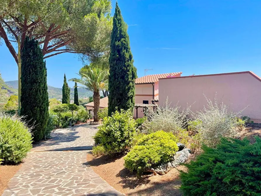 Immagine 1 di Villa in vendita  a Portoferraio