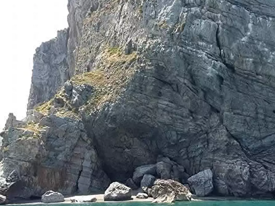 Immagine 12 di Albergo/B&B/Residence in vendita  a Oliveri