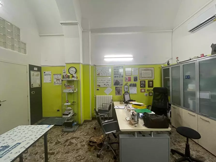Immagine 13 di Ufficio in vendita  a Taranto
