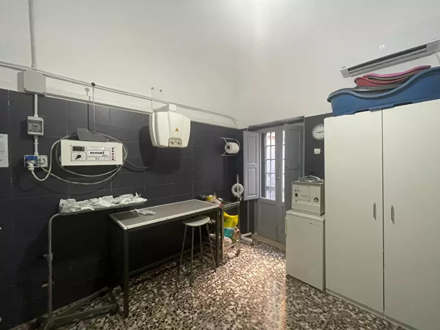 Immagine 10 di Ufficio in vendita  a Taranto