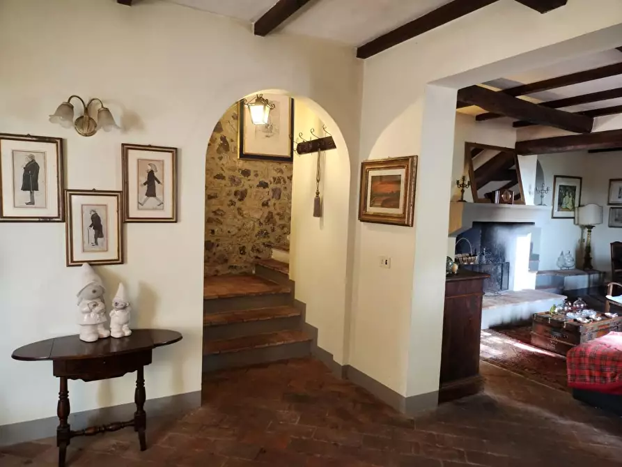 Immagine 19 di Rustico / casale in vendita  a Lucca