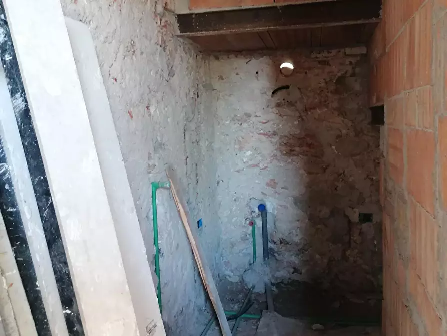 Immagine 4 di Casa semindipendente in vendita  a Carrara