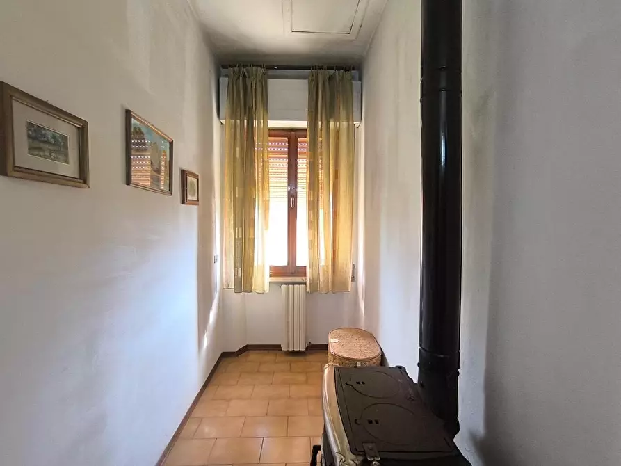 Immagine 9 di Casa colonica in vendita  a Lucignano