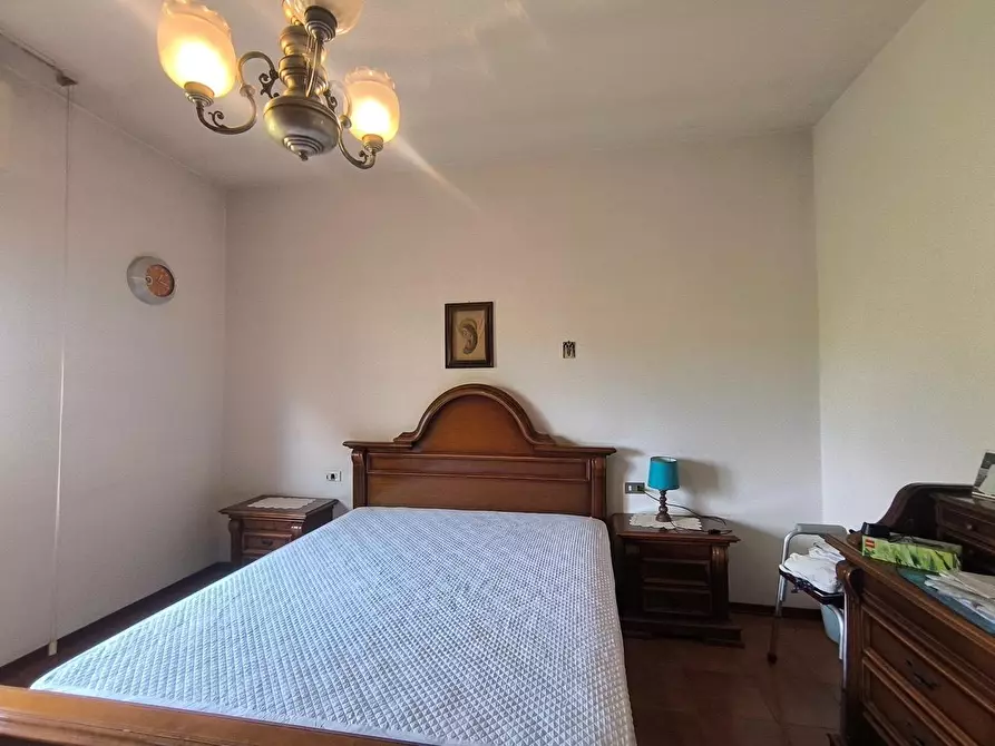 Immagine 8 di Casa colonica in vendita  a Lucignano